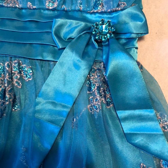 Girl's Fancy Dress in Size 7 - Picture 2 of 5